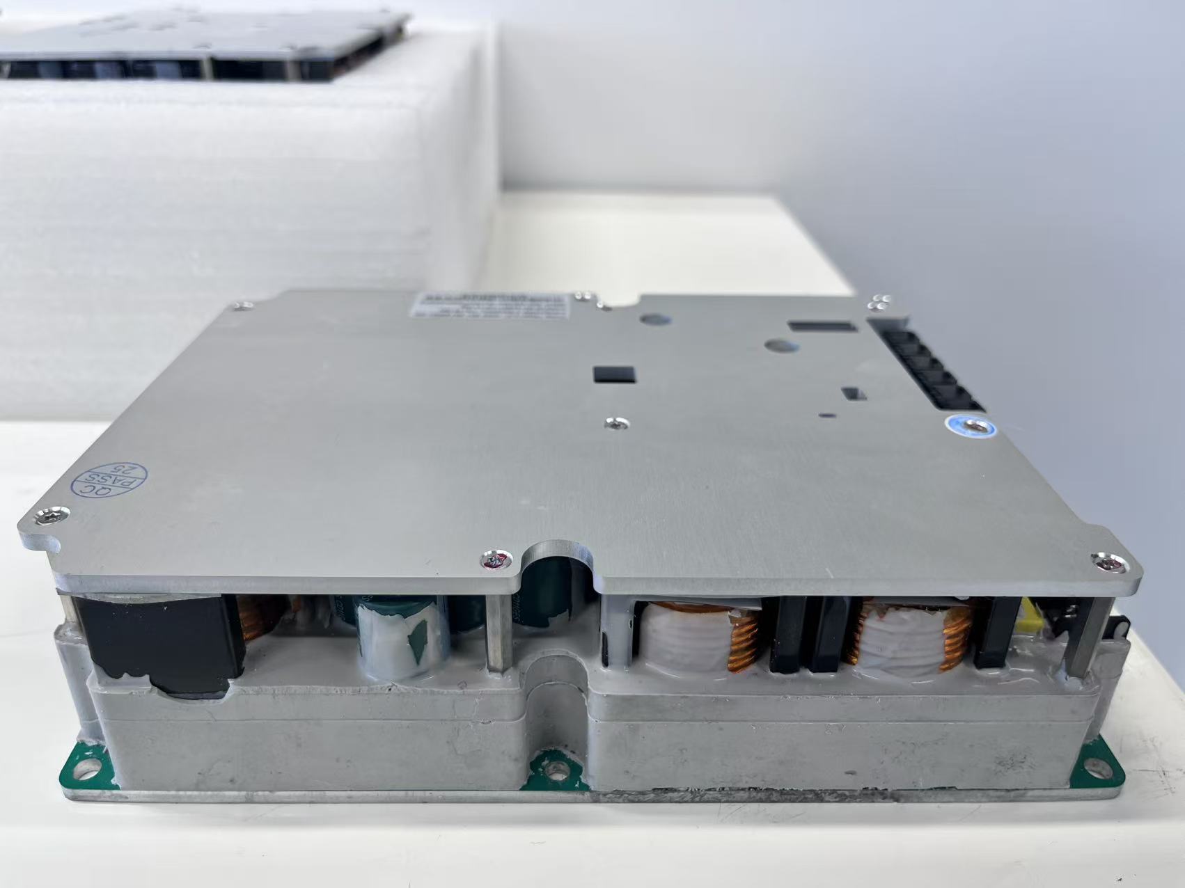 リンコレン高出力2.5kW 320V/540V出力IP67車 - Boost Converter のレビューと価格